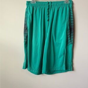 Under Armour Green Athletic Shorts men’s size medium